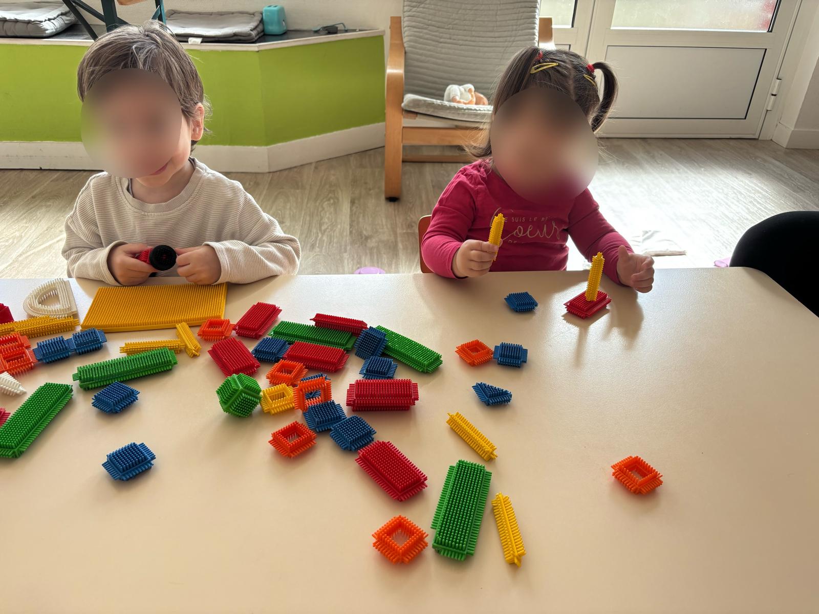 Atelier d'éveil et jeux éducatifs pour les tout-petits
